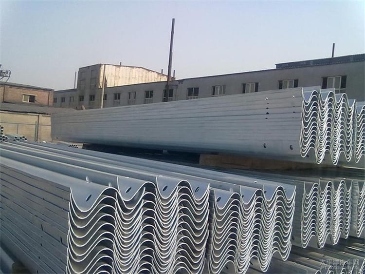 了解那些波形护栏知识可以帮你在采购时更明白
                  