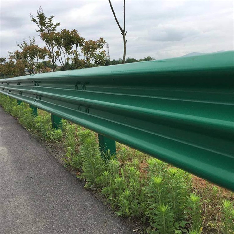 三波波形护栏板